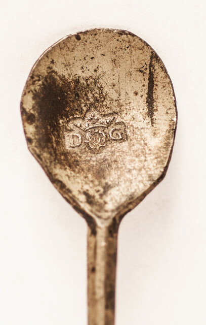 A small 17th century pewter spoon with a clear hallmark 